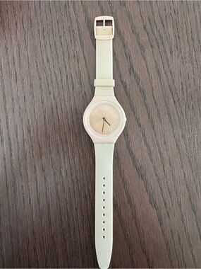 Swatch Skin Ivory Beige Minimalist Swiss Watch 34mm Vintage Y2K